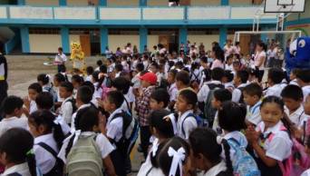 Con ceremonias simult&aacute;neas en todo el distrito se dio inicio las clases en Nuevo Progreso - Tocache