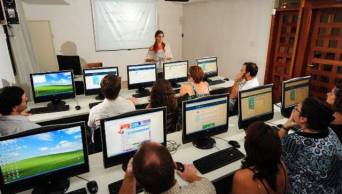 MINEDU: Ofrece mil becas integrales a docentes para  estudiar maestr&iacute;as en reconocidas universidades del pa&iacute;s
