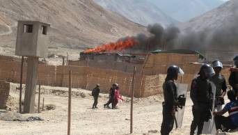 AREQUIPA: Destruyen 7 plantas de procesamiento de minerales que utilizaban mineros ilegales en Caravel&iacute;