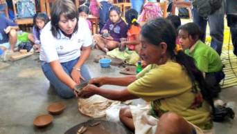 Ministra Paola Bustamante supervisa programas sociales en San Mart&iacute;n