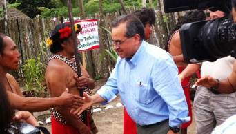 Ministro de Educaci&oacute;n visita colegios en la regi&oacute;n San Mart&iacute;n