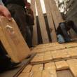 GOLPE AL NARCOTR�FICO: Decomisan m&aacute;s de 600 kilos de coca&iacute;na valorizados en 18 millones de d&oacute;lares en La Molina - Detienen a cinco personas y hallan gran cantidad de fusiles de guerra ocultos en cajones en diferentes ambientes de la vivienda.