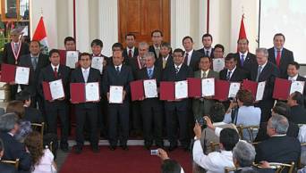 Proponen prohibir reelecci&oacute;n inmediata de presidentes regionales, para fortalecer transparencia y alternancia en el poder