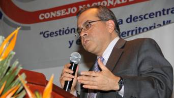 Ministro de Educaci&oacute;n asegur&oacute; que Concurso de Directores previsto para junio contar&aacute; con todas las garant&iacute;as del caso