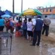 Desalojaron a vendedores de comida que hab&iacute;an invadido frontis del Hospital de EsSalud de Tarapoto - Las autoridades municipales constataron que expend&iacute;an sus productos en p&eacute;simas condiciones de salubridad y no contaban con autorizaci&oacute;n