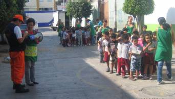 NI&Ntilde;OS DE INICIAL DIERON EJEMPLO DE RESPONSABILIDAD C�VICA DURANTE SIMULACROS DE SISMO DE HOY, EN BRE&Ntilde;A