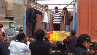 Capturan a tres narcos con m&aacute;s de 94 kilos de clorhidrato de coca&iacute;na, en distrito de Huayucachi, al sur de Huancayo