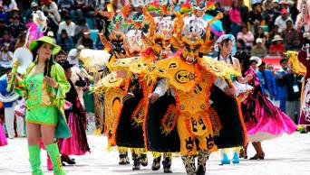 PUNO: Danzantes se alistan para celebrar Festividad de la Candelaria, realizando un colorido y vistoso  Pasacalle