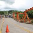 Tr&aacute;iler choc&oacute; con puente Pucayacu afectando traslado de ayuda a zonas afectadas por inundaciones, en San Mart&iacute;n - Tramo sur de la carretera Fernando Belaunde Terry interrumpido ante el inminente peligro de la ca&iacute;da del puente, ubicado a 10 kil&oacute;metros de Tarapoto