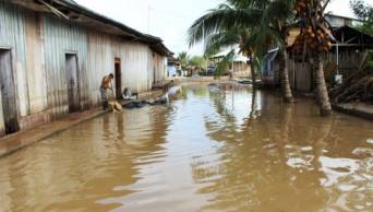En San Mart&iacute;n dictan medidas de prevenci&oacute;n ante posible desborde del r&iacute;o Huallaga declarado en "alerta hidrol&oacute;gica roja"