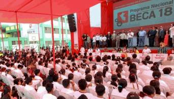 M&aacute;s de 30 mil postulantes calificaron para segunda fase del concurso para el Programa Beca 18, en todo el pa&iacute;s