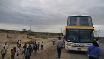 Pasajeros denuncian a la empresa M&oacute;vil Tours de brindar p&eacute;simo servicio y de maltratarlos en la ruta Piura-Tarapoto