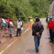 Desesperaci&oacute;n entre transportistas varados en km. 17 de la carretera Tarapoto �Yurimaguas, por falta de alimentos - Indicaron que se las ingenian para comer en olla com&uacute;n y que ya son dos d&iacute;as que se encuentran varados y no saben cu&aacute;ndo llegar&aacute;n a su destino.