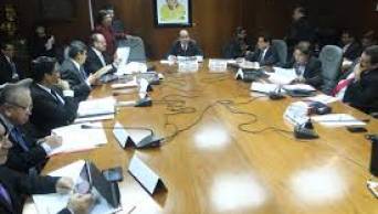 Preparan iniciativa legislativa para impedir que deudores alimenticios postulen a cargos p&uacute;blicos