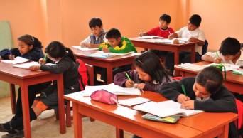 Env&iacute;an material educativo para los 4,800 escolares de los 39 colegios afectados por las inundaciones en San Mart&iacute;n