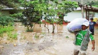 Presidenta del Congreso entregar&aacute; canastas con v&iacute;veres  a familias afectadas por graves inundaciones en San Mart&iacute;n