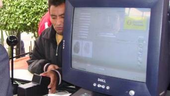 Instalan nuevos equipos de verificaci&oacute;n de pasaportes electr&oacute;nicos en puestos de control migratorio del Aeropuerto Jorge Ch&aacute;vez