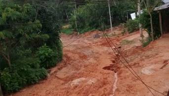 Malestar por obras inconclusas en el sector de Inguinal del Barrio de Lluyllucucha, en la ciudad de Moyobamba