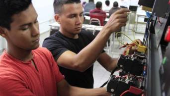 Plantean nuevo modelo de gesti&oacute;n para impulsar educaci&oacute;n tecnol&oacute;gica y t&eacute;cnico-productiva en las regiones