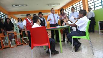 Cerca de 8 millones de escolares iniciaron sus clases en m&aacute;s de 45 mil instituciones educativas p&uacute;blicas del pa&iacute;s