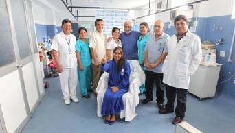 Proeza m&eacute;dica devuelve la vida a mujer  tras recibir doble trasplante de &oacute;rganos en hospital de EsSalud