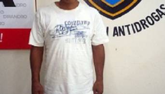 Polic&iacute;a captura a "burrier" que trasladaba 2 kilos de droga adherida al cuerpo, desde Juanju&iacute; hacia Tarapoto