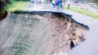 Nuevo derrumbe interrumpe tramo de carretera Fernando Belaunde aislando varios pueblos de regiones San Mart&iacute;n y Amazonas