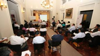 JNE lanza programa de capacitaci&oacute;n para autoridades, nuevos l&iacute;deres pol&iacute;ticos y aspirantes a cargos p&uacute;blicos