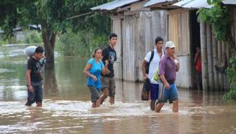 Lluvias y desbordes de r&iacute;os Uquihua y Tonchima originan  inundaciones en diversos poblados de la provincia de Rioja