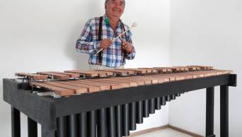 Reconocido m&uacute;sico peruano, Armando Becerra fabrica extraordinarias marimbas con calidad de exportaci&oacute;n