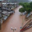 Municipio de Bellavista, en San Mart&iacute;n entreg&oacute; ayuda a damnificados por lluvias e inundaciones en esa regi&oacute;n - Trabajadores ediles realizan limpieza de calles y casas afectadas. Se traslad&oacute; una motobomba para extraer aguas estancadas en las zonas vulnerables.