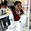 Pymes peruanas pueden desarrollarse en rubros textil y metalmec&aacute;nica en Chile, afirm&oacute; la ministra Magali Silva - Destac&oacute; primer encuentro de pymes de Per&uacute;, M&eacute;xico, Colombia y Chile, pa&iacute;ses miembros de la Alianza del Pac&iacute;fico, que agrup&oacute; a 200 empresarios.