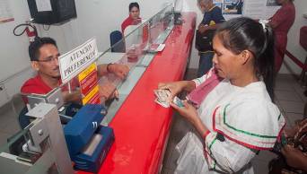 Destacan rol crucial de Pensi&oacute;n 65 y Juntos en ca&iacute;da de pobreza extrema