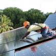 Instalar&aacute;n 150,000 paneles solares que dar&aacute;n energ&iacute;a el&eacute;ctrica a 15,000 poblados en zonas alejadas del pa&iacute;s - Con este proyecto tambi&eacute;n se beneficiar&aacute; a m&aacute;s de 2,000 escuelas rurales del pa&iacute;s, que podr&aacute;n contar con el servicio de electricidad.