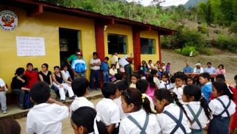 MINEDU conf&iacute;a que Congreso apruebe proyecto que otorga bono de 500 nuevos soles a docentes que trabajan en zonas remotas