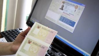 En noviembre pr&oacute;ximo, se emitir&aacute;n los primeros pasaportes biom&eacute;tricos que agilizar&aacute;n eliminaci&oacute;n de la Visa Schengen