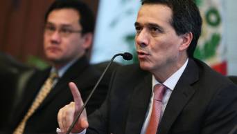 Prioridad del gobierno es invertir en educaci&oacute;n y generar mejores oportunidades para todos, afirm&oacute; el ministro de Econom&iacute;a, Alonso Segura