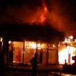 Incendio provocado por un cortocircuito destruy&oacute; ocho tiendas en Moyobamba, regi&oacute;n San Mart&iacute;n - 