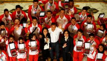 Presidente Ollanta Humala premi&oacute; a atletas que obtuvieron 38 medallas en las Olimpiadas Especiales 2015