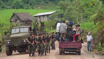 Fuerzas combinadas del Comando Especial VRAEM capturan a diez presuntos narcoterroristas, en Satipo