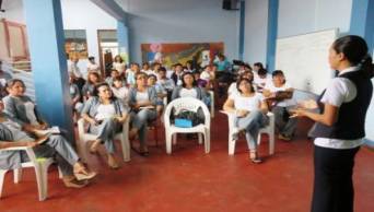 Por la "Semana del Per&uacute; contra el c&aacute;ncer", las direcciones regionales de  Educaci&oacute;n y Salud capacitaron al personal de la UGEL San Mart&iacute;n