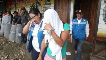 Rescatan a chicas de manos de una presunta tratante de personas, que las llevaba para laborar en centros nocturnos de Madre de Dios