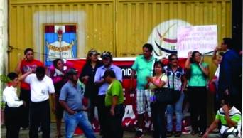 Repudiable: Maestros huelguistas impiden realizar Feria Escolar Nacional de Ciencia y Tecnolog&iacute;a, en Tarapoto