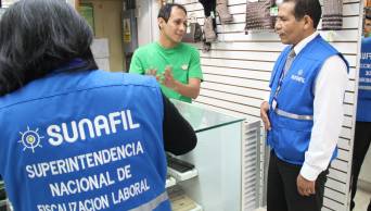 Inspectores del Sunafil visitan empresas en Loreto y brindan orientaci&oacute;n sobre derechos laborales a los trabajadores