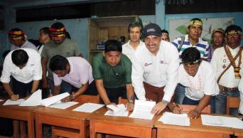 Gobierno y dirigentes comunales contin&uacute;an trabajando juntos en beneficio de las poblaciones nativas de Loreto