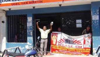 Trabajadores Administrativos del Sector Educaci&oacute;n realizaron "Marcha del Cacerolazo" por las calles de Tarapoto