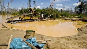 El gobierno no dialogar&aacute; ni ceder&aacute; a chantajes de miner&iacute;a ilegal en Madre de Dios, asegur&oacute; el ministro del Ambiente