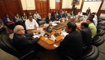 En reuni&oacute;n con el presidente de la PCM, autoridades del Ejecutivo y la regi&oacute;n Madre de Dios acordaron continuar di&aacute;logo