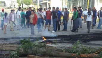 Madereros de Iquitos inician paro de 48 horas para exigir derogatoria de Normas 1220 y 1237, de la Ley Forestal que los pone al nivel de traficantes, seg&uacute;n indicaron