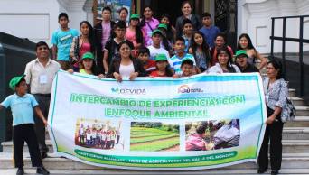 Hijos de agricultores del Monz&oacute;n realizaron pasant&iacute;a en Lima, sobre educaci&oacute;n ambiental dentro del Plan de Post Erradicaci&oacute;n
